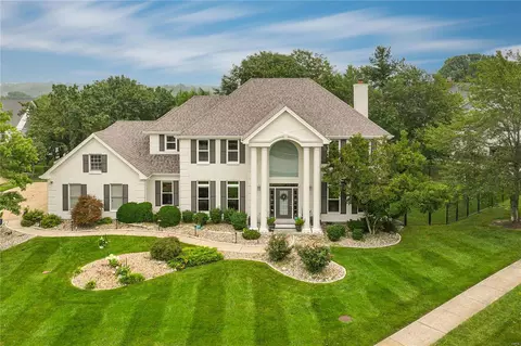 902 Bristol Manor Ct, Ballwin, MO 63011 photo 2