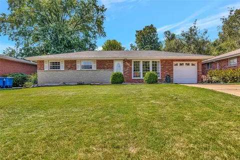 1162 Darding Dr, Saint Louis, MO 63125