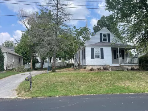 10415 Savannah Ave, Saint Louis, MO 63131