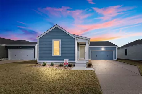 5020 Barter St, Saint Charles, MO 63301