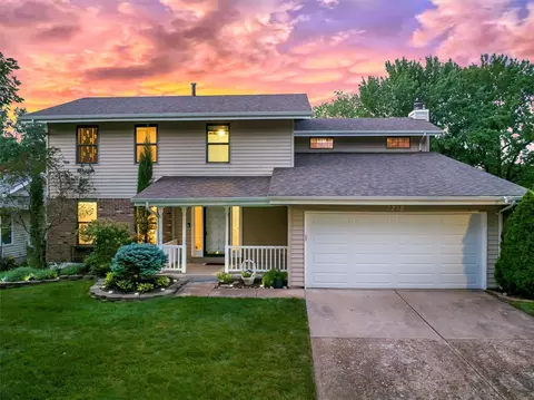 7218 Emerald Bend Dr, Saint Louis, MO 63129