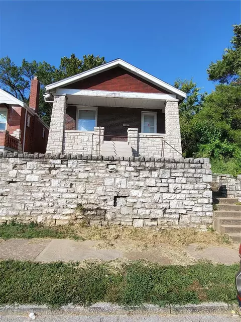 6155 Sherry Ave, Saint Louis, MO 63136
