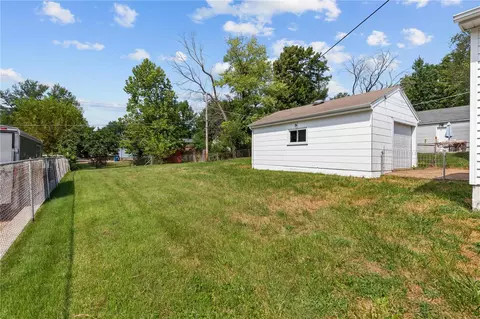 421 Chamberlin Dr, Ballwin, MO 63021 photo 18