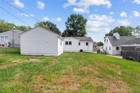 421 Chamberlin Dr, Ballwin, MO 63021 photo 20