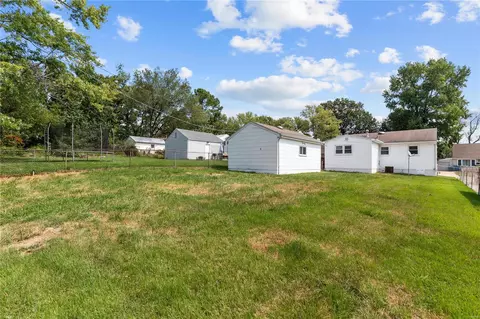 421 Chamberlin Dr, Ballwin, MO 63021 photo 19