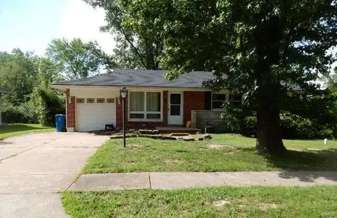 1224 Fargo Dr, Saint Louis, MO 63135