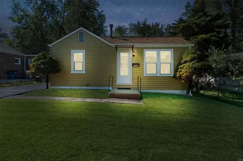 9544 Flora Ave, Saint Louis, MO 63114