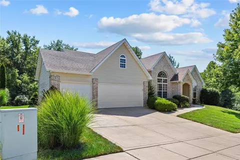128 Thoreau Blvd, O'fallon, MO 63366 photo 2