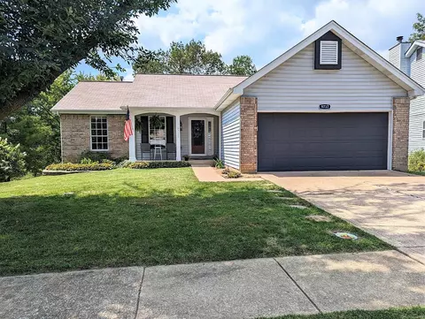 9737 Tesson Creek Estates Dr, Saint Louis, MO 63123
