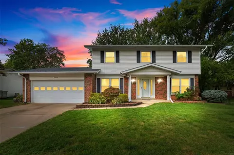 2813 Mockingbird Dr, Saint Charles, MO 63301