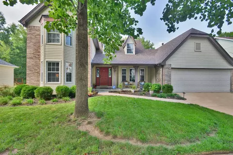 1543 Oakglen Dr, Fenton, MO 63026
