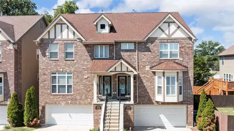 3809 Linden Tree Ln, Saint Louis, MO 63109