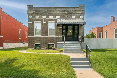 8217 Pennsylvania Ave, Saint Louis, MO 63111