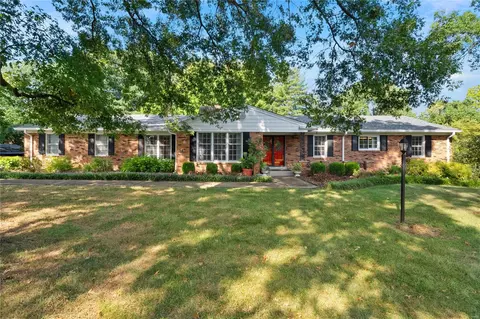 1835 Gray Dr, Des Peres, MO 63131