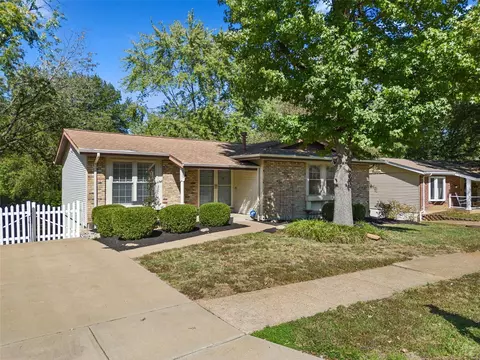 679 Walnut Point Ct, Ballwin, MO 63021 photo 34