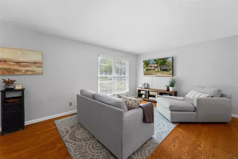 679 Walnut Point Ct, Ballwin, MO 63021 photo 22