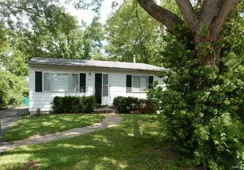 1915 Nemnich Rd, Saint Louis, MO 63136