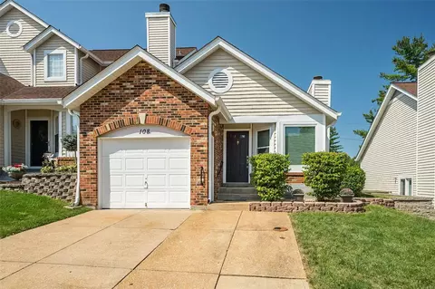 108 Cascade Circle Dr, Ballwin, MO 63021