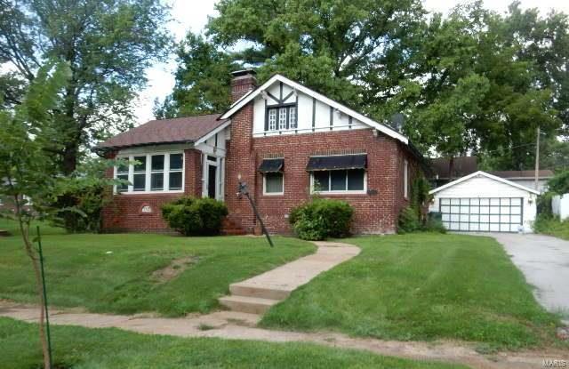 705 N Hills Dr, Saint Louis, MO 63121