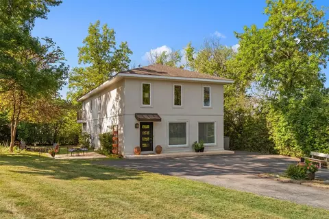 2 Dielmann Farm Estates Dr, Creve Coeur, MO 63141