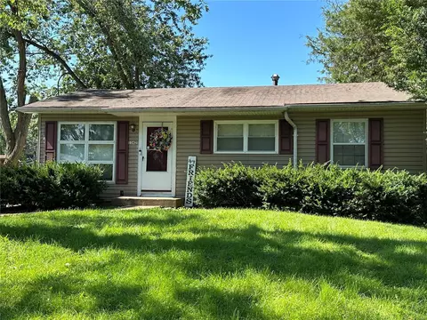 1342 Cabrillo Dr, Saint Louis, MO 63138
