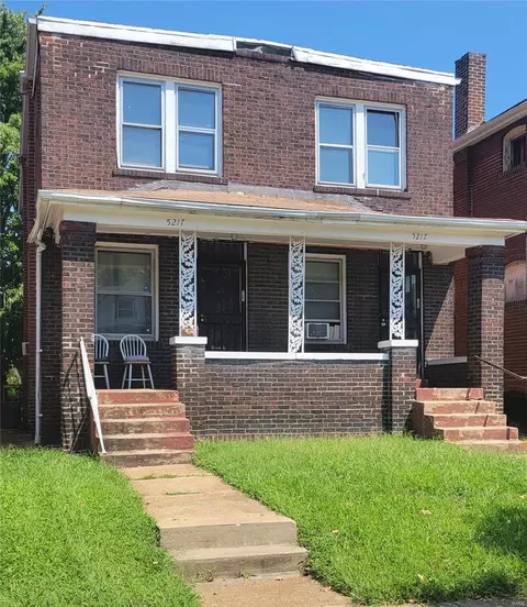 5217 Highland Ave, Saint Louis, MO 63113