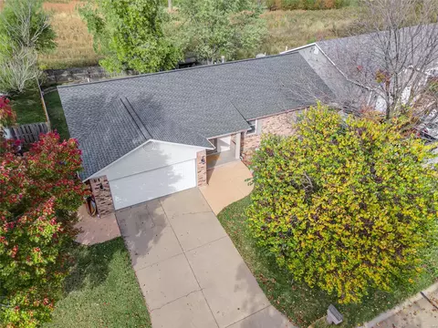 447 Tailor Ln, O'fallon, MO 63368 photo 3