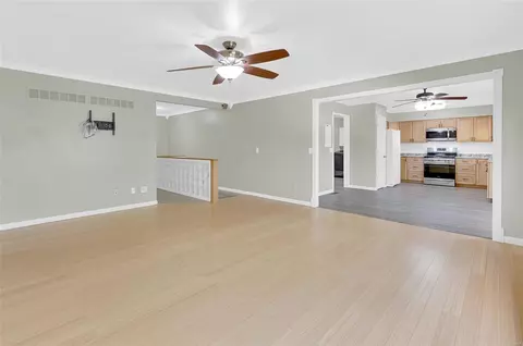 447 Tailor Ln, O'fallon, MO 63368 photo 6