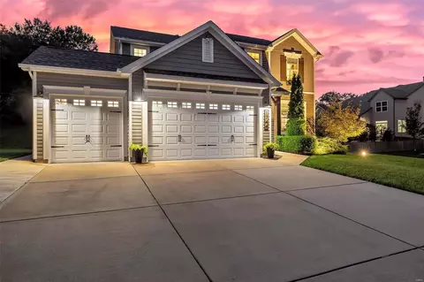 1744 Wellington Woods Dr, Eureka, MO 63025