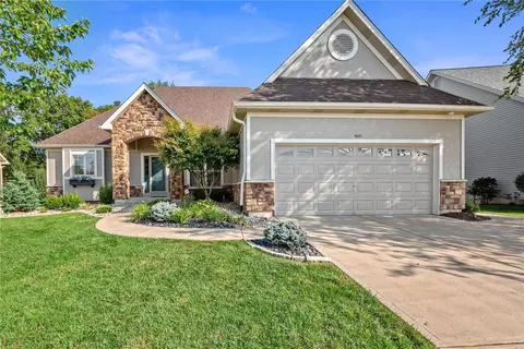 1621 Prospect Village Dr, Lake Saint Louis, MO 63367