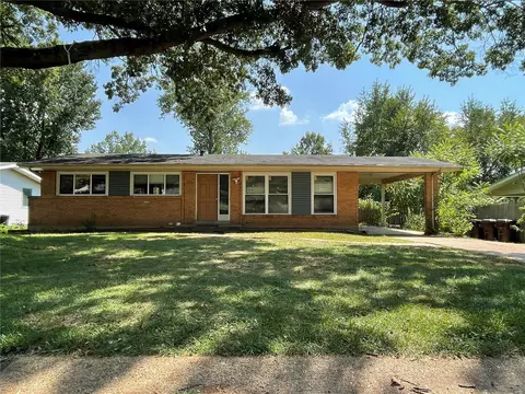 1126 Westleigh Ter, Manchester, MO 63021