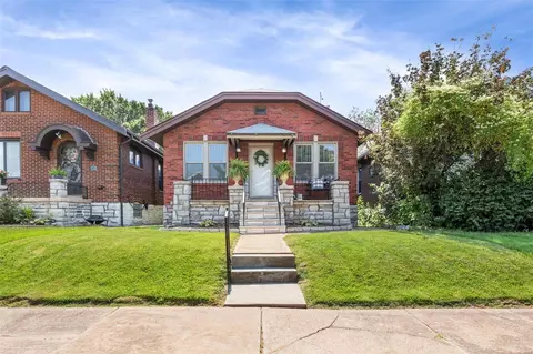 5626 Holly Hills Ave, Saint Louis, MO 63109
