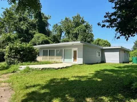 548 Chambers Rd, Saint Louis, MO 63137