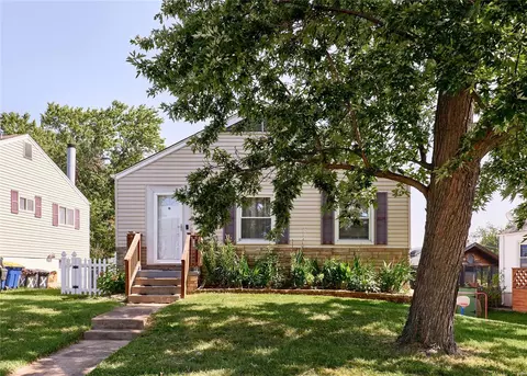 10243 Saint Katherine Ln, Saint Ann, MO 63074