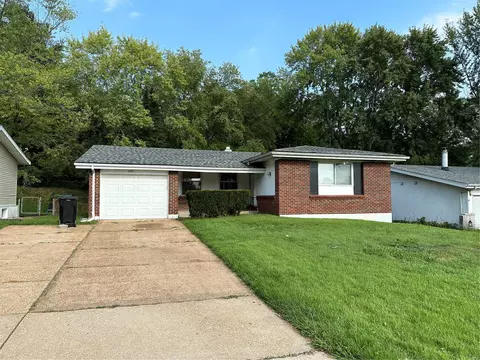 11156 Linnell Dr, Saint Louis, MO 63136