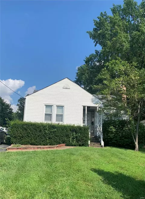 2714 Bremerton Rd, Saint Louis, MO 63144