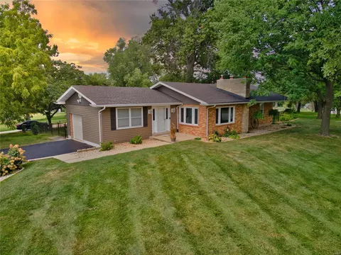 600 Buckley Rd, Saint Louis, MO 63125