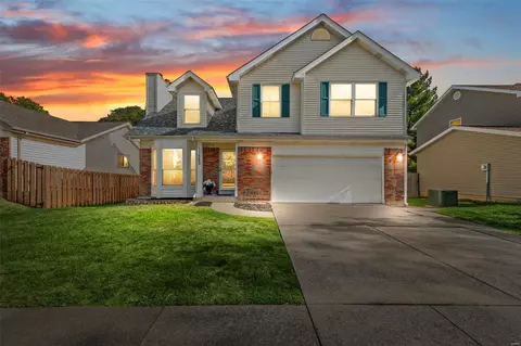 1560 Wooden Bridge Trl, Ballwin, MO 63021