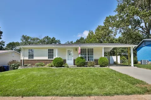 1770 San Miguel Ln, Fenton, MO 63026