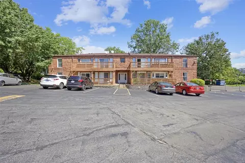 4278 Chateau De Ville Dr #C, Saint Louis, MO 63129