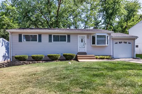 9819 Guehring Dr, Saint Louis, MO 63123