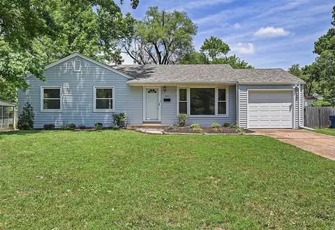 921 Frost Ave, Saint Louis, MO 63135
