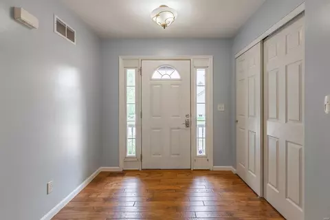 2420 Nalpak Dr, Saint Peters, MO 63376 photo 3