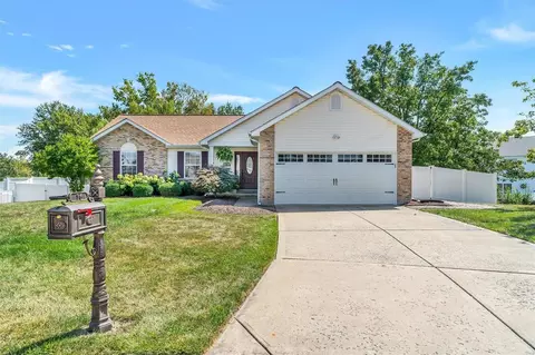 16 Revolutionary Way Ct, O'fallon, MO 63366