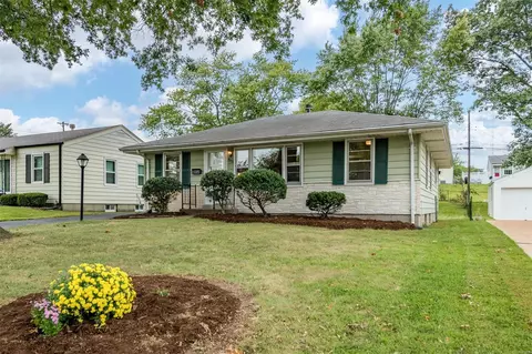 7933 Navajoe St, Saint Louis, MO 63123