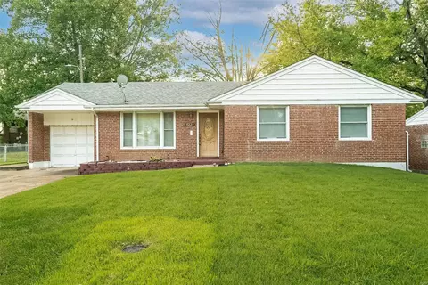 9229 Harnell Dr, Saint Louis, MO 63137