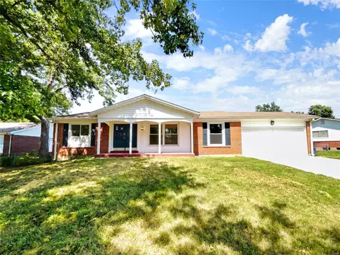 2435 Dresden Dr, Florissant, MO 63033