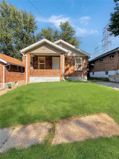 2748 N And South Rd, Saint Louis, MO 63114