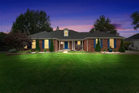 153 Cross Timbers Ln, Saint Charles, MO 63304