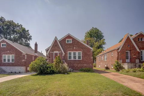 9045 Rosemary Ave, Saint Louis, MO 63123